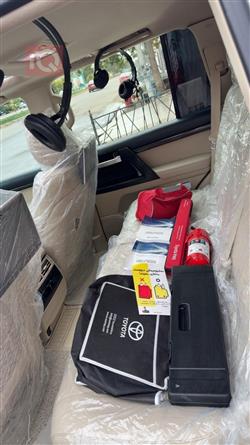 تۆیۆتا لاند کروزەر